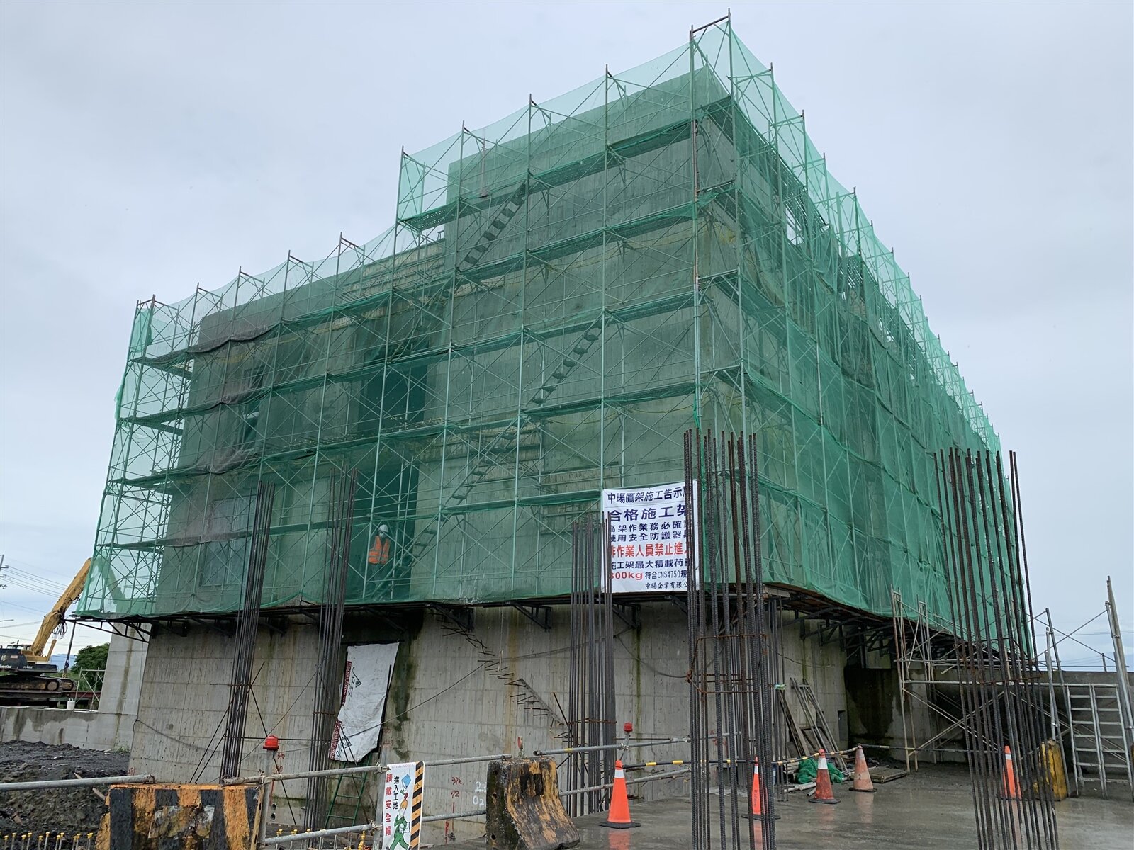 宜蘭縣府去年動工新建砂仔港二號抽水站,預計8月竣工,抽水機組提早投入防汛。記者林佳彣/攝影