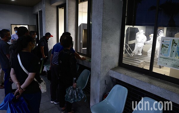 新冠確診者死亡後是否要在24小時內火化的爭議不斷。圖/聯合報資料照片