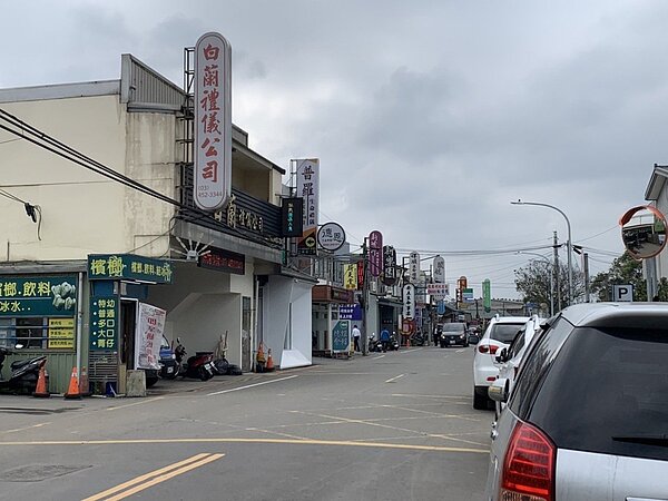 桃園中壢殯葬園區周邊居民希望政府能好好規畫,提升居民生活品質。記者翁唯真/攝影
