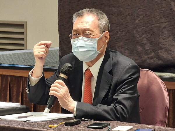 南亞董座吳嘉昭表示,因應高階材料在地化需求,將投資逾4700億元,進行多元化生產佈局。攝影/魏鑫陽