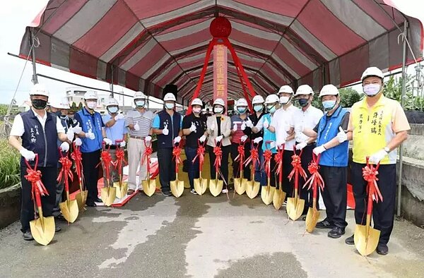 雲林縣馬公厝大排獲經濟部水利署前瞻計畫補助近億元,預計改善1.3公里水路,112年6月可完工。圖/記者黃于凡翻攝