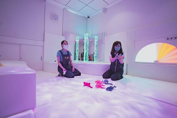 早療中心全新感官教室「白屋」。圖/社會處提供