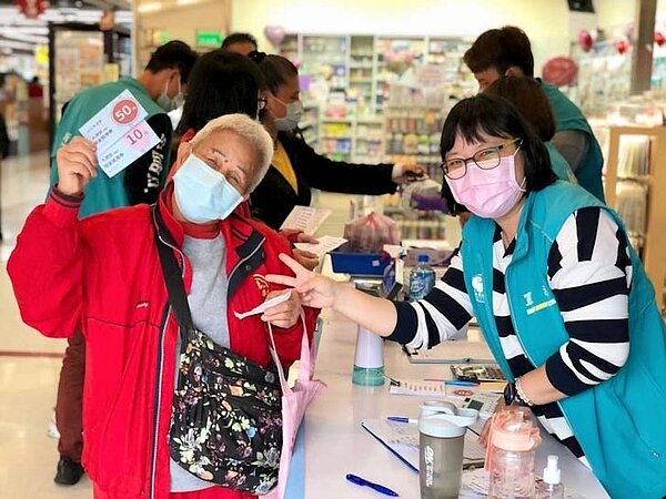 竹市「回收生活節」廢3C、電池換現金。圖／新竹市環保局提供