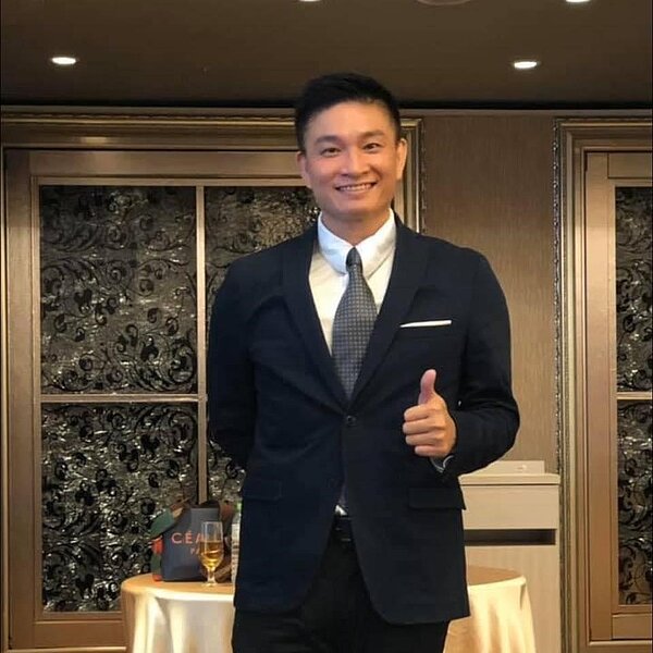 里長吳信坪耕耘日新里多年，為里民服務大小事是他所樂於的。圖／取自吳信坪粉絲團臉書