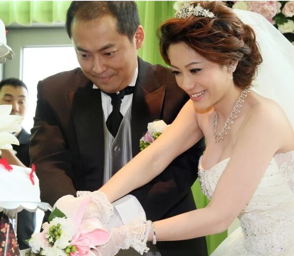 「水果妹」柯以柔與廚師郭宗坤2011年6月舉辦婚宴，但婚姻之路並不順遂，走上離婚訴訟一途，還纏訟數年。圖／聯合報系資料照