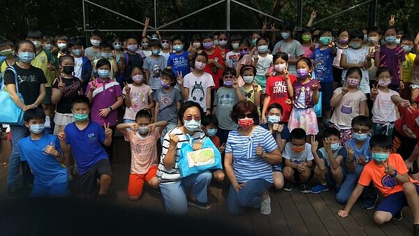 名山里120位雨農學童參訪社區。圖／薛群秀里長提供