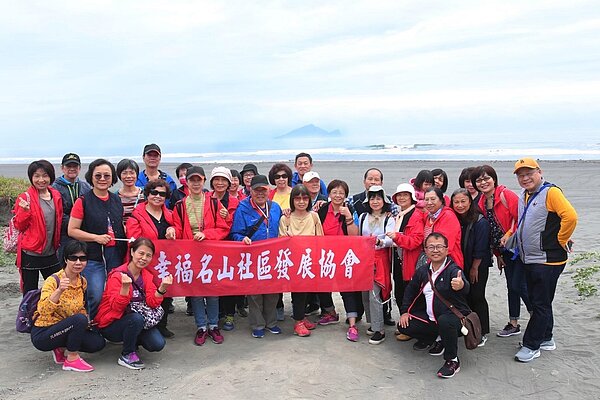 名山里人數眾多的熱心志工隊。圖／薛群秀里長提供