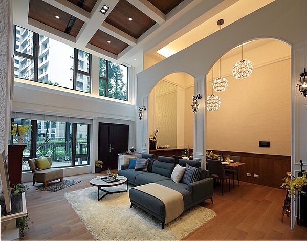 室內設計6米樓高,開創出相當高闊的空間感,也可採用合法夾層。圖/日勝生提供