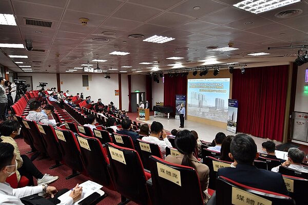 萬大線金城機廠暨莒光站/加蚋站土地開發案招商說明會,吸引約33家大型開發商及壽險公司參與。圖/北市捷運局提供