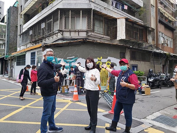 錦華里牆角彩繪。圖／取自台北市鄰里服務網