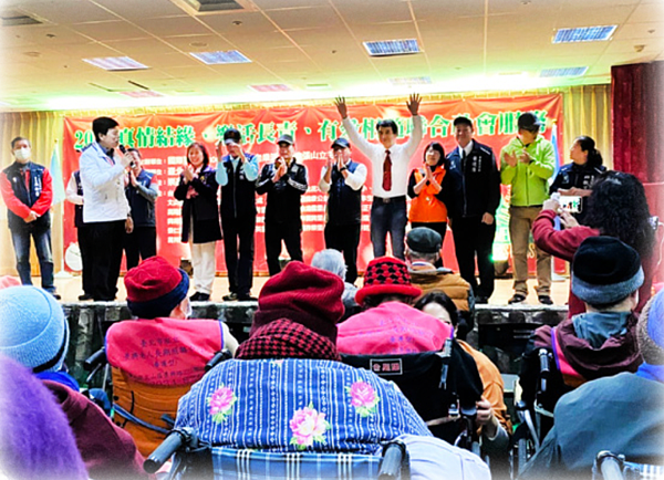 與文山區里長一同協辦的歲末敬老活動。圖片擷取自萬祥里刊2022
