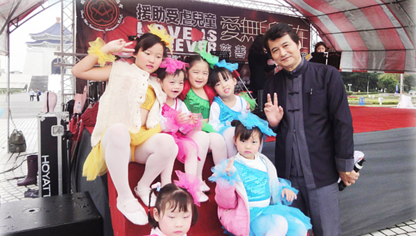 萬祥里兒童才藝班表演。圖片擷取自萬祥里刊2022
