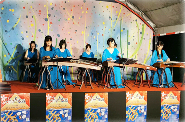 萬祥里古箏班的精彩演出。圖片擷取自萬祥里刊2022
