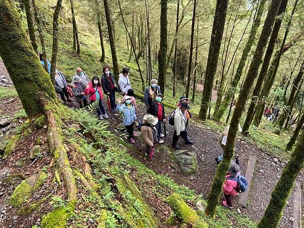 里民遊歷棲蘭神木園區。圖片擷取自興邦里Facebook粉絲專頁
