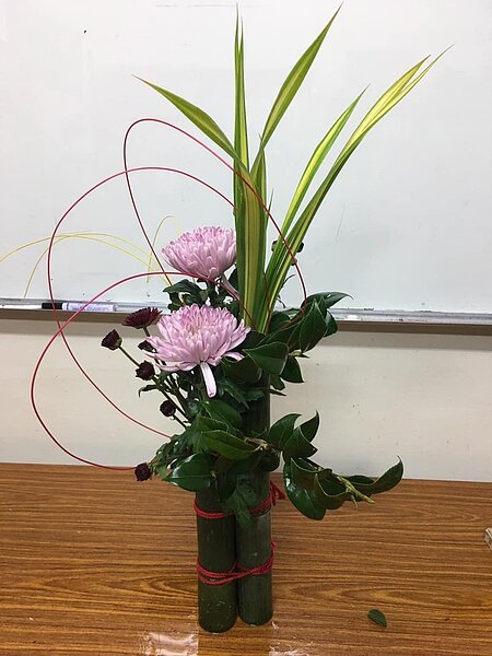 安區福住里民插花班的作品。圖片擷取自台北市福住里臉書