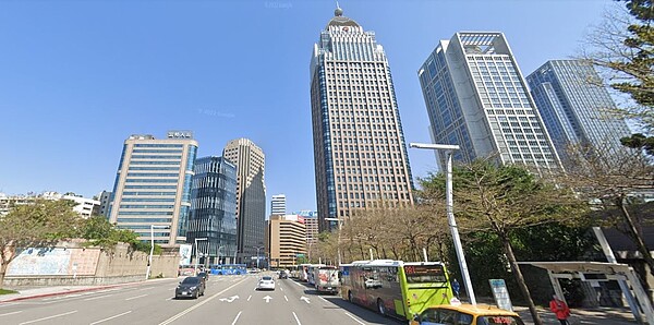 北市將修法放寬路線型商業區的冬至日照檢討。示意圖/翻攝自Google maps