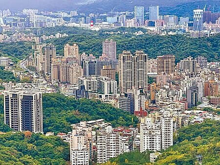 公股銀行陸續公告20日開始實施新存款利率,1年期定儲「機動利率」足額反映0.125個百分點,預期各銀行房貸也將足額反映。(本報資料照片)