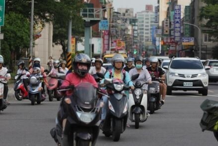 桃園汽機車逐年增加，違規案件也跟著增加，加上個人主管意識抬頭，申訴案件也變多。記者陳俊智／攝影 