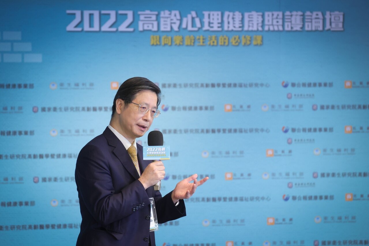 張上淳受訪表示,當BA.4、BA.5進入社區後,針對確診者周邊接觸者將會進行病毒基因定序檢測,期望能夠早一點「減災」,延緩疫情傳播。記者葉信菉/攝影