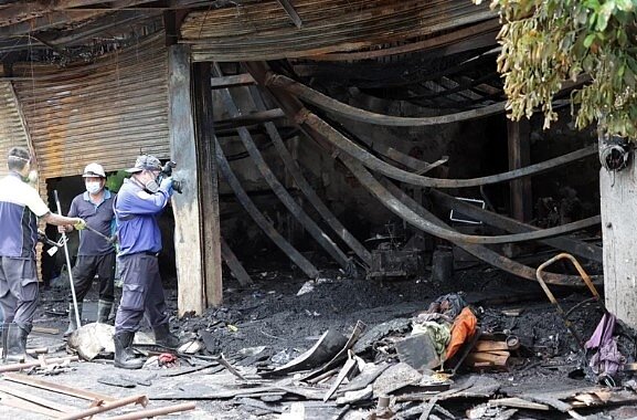 新竹市東大路輪胎行遭縱火,八人命喪火窟。記者許正宏/攝影