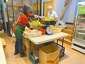 食物銀行險斷糧　網友伸援疫起挺過