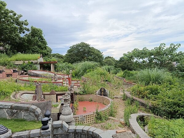 新北市府泰山都市計畫通盤檢討中將公園用地改為墳墓用地引起地方反彈。圖/新北市殯葬處提供