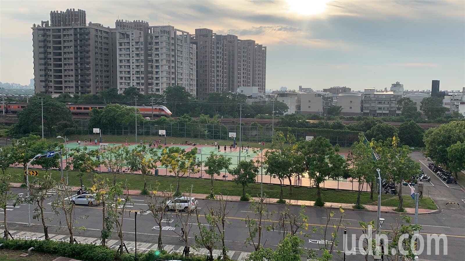 台鐵南竹北站擬設站於博愛南路上，並與新竹輕軌藍線互相轉乘。記者巫鴻瑋／攝影 