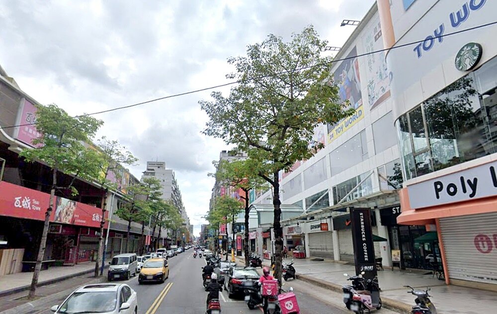 今年第一季新莊區房屋交易建坪以 20 坪至 30 坪居多，交易熱區主要位在幸福榮富昌隆生活圈。圖／google map