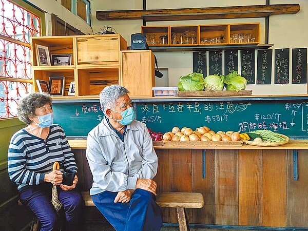 宜蘭縣壯圍鄉木予田商行不只是網美拍照熱點，還販售在地農產成為一處交流場域。（宜蘭縣政府提供／李忠一宜蘭傳真）