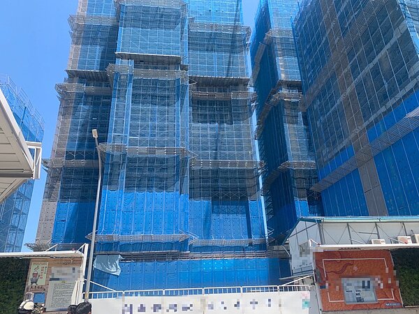 新北市新店區十四張地區一處建築工地，發生工人墜落死亡意外。記者翁至成／翻攝