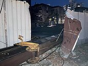 板橋工地吊車螺絲突鬆脫　他被「20噸吊臂活活壓死」