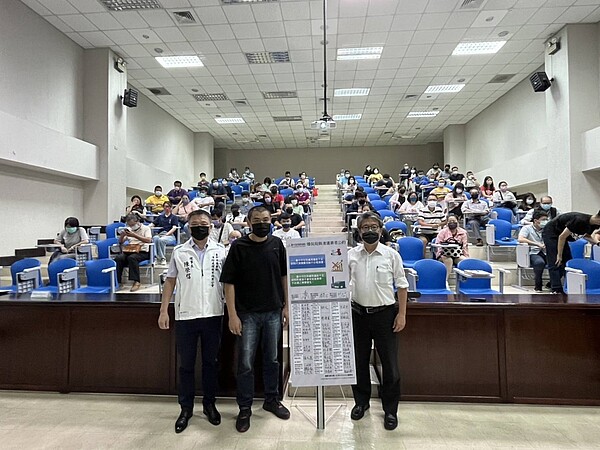 台中市政府訂兩大公約,防哄抬垃圾清運費。圖/台中市環保局提供