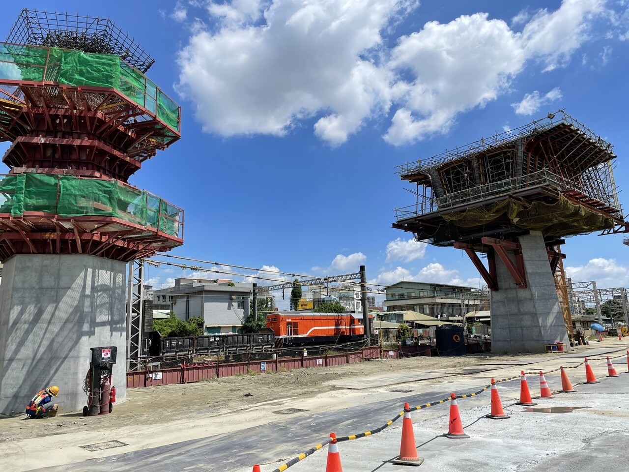 嘉義市鐵路高架化工程目標2025年底完工通車。記者林伯驊／攝影 