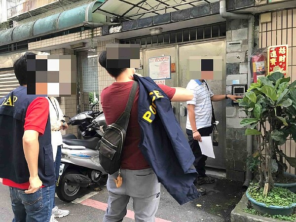 新北市觀旅局表示,非法日租套房於網路平台刊有招攬住宿廣告行為,聯合稽查小組都會前往現場稽查,事證明確者將依規裁處。圖/新北市觀旅局提供