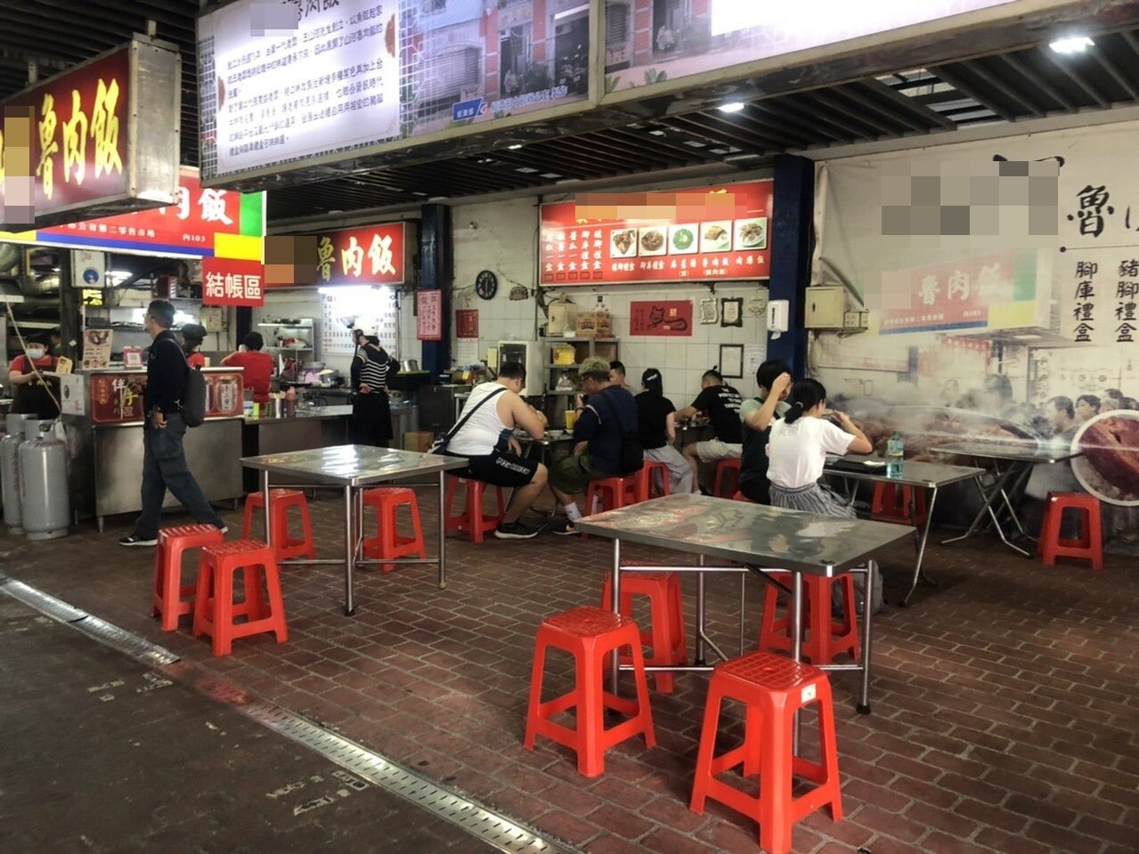 滷肉飯店今天正常營業。記者曾健祐／攝影 