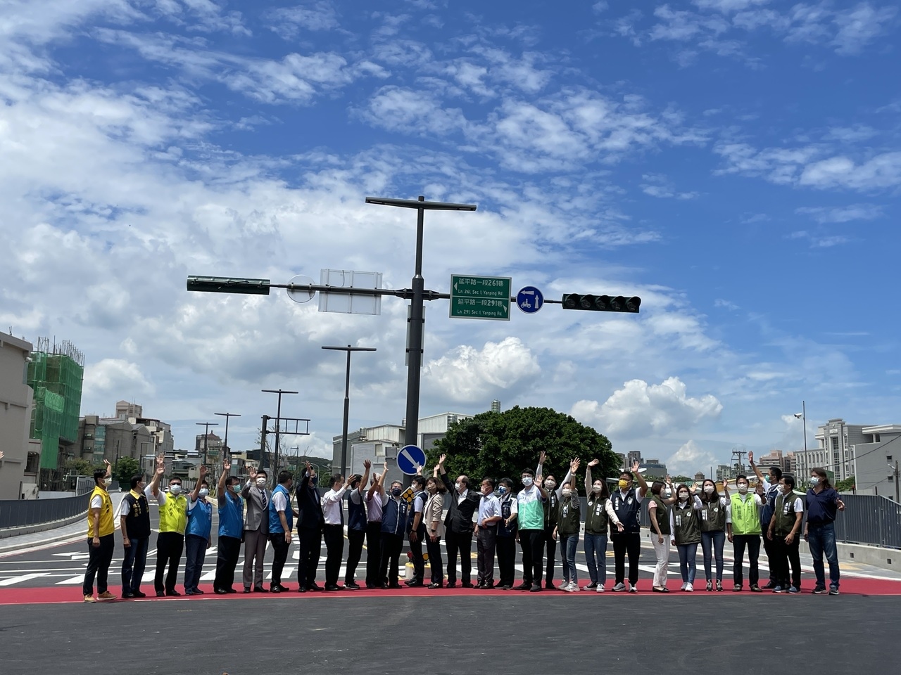 歷經5任市長、等了30年，新竹市「公道三」新闢道路昨天終於通車。記者張裕珍／攝影 