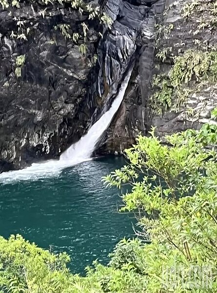 屏東縣消防局今下午3點接獲報案,遊客李姓男子失聯,走失地點在瑪家鄉舊筏灣部落沙拉灣瀑布下游還要約2小時路程獅王瀑布。圖/記者劉星君/翻攝