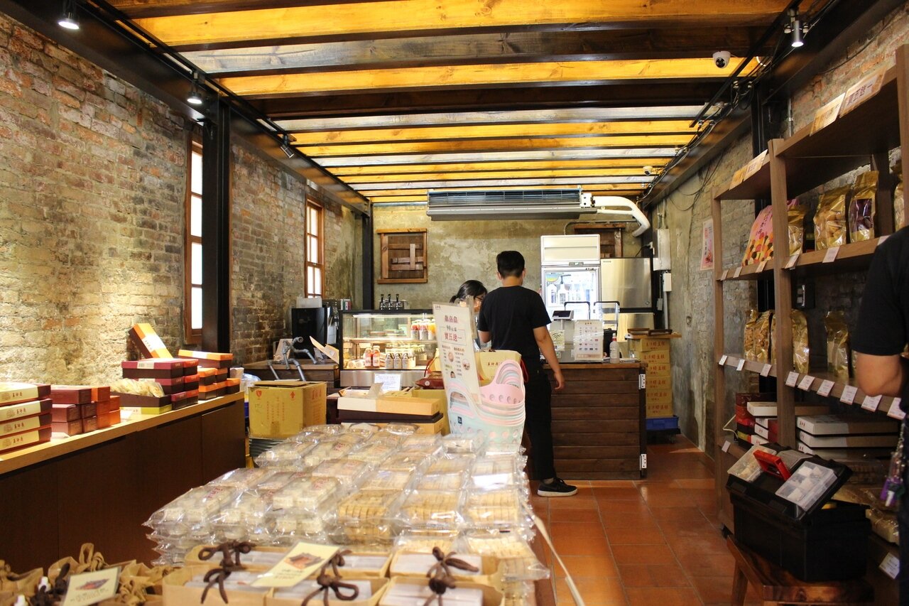 知名糕餅店玉珍齋賣買下鹿港埔頭街兩棟原要被拆除的老宅，整建後開放。記者林敬家／攝影 