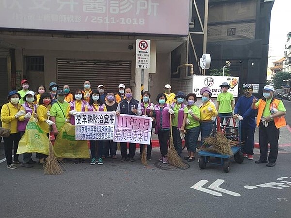 定期舉行的集英里清潔日。圖／賴政庸里長臉書