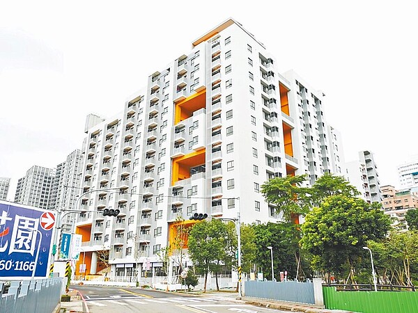 新北市土城員和段社宅近期釋出508戶招租,收獲2900件申請,籤率僅17%,相當熱門。(新北住都中心提供/蔡雯如新北傳真)