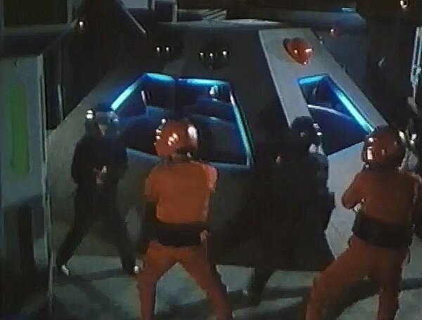 位於峨眉街與漢中街口，充滿科技感的「弗頓星球」實境射擊遊戲場，在片中成了軍隊追捕殭屍的主戰場。