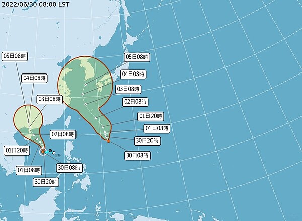 雖然芙蓉颱風及另一個熱帶低壓不會直撲台灣，但讓台灣接下來幾天天氣變得不穩定。圖／取自中央氣象局