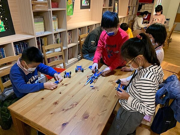 社兒童樂高課程 。圖/莊銘淵里長提供