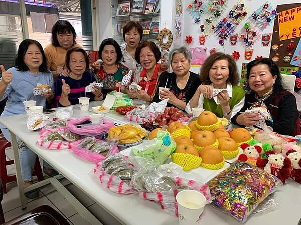 臺北市信義區四維里同學好友早餐會。圖/取自「四維里辧事處」臉書