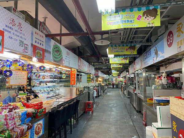 臺北市信義區四維里永春市場攤販。圖/王若茵攝