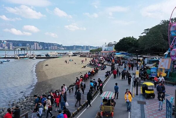 觀光局推悠遊國旅補助方案盼帶動旅遊市場,但一般民眾欲參加觀光遊樂業入園及個別旅客住宿優惠,記得要先上網申請。圖/新北高灘處提供