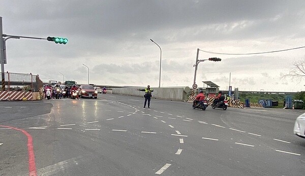 台南北外環新建交通黑暗期,警方公告替代道路籲民眾注意。圖/永康分局提供