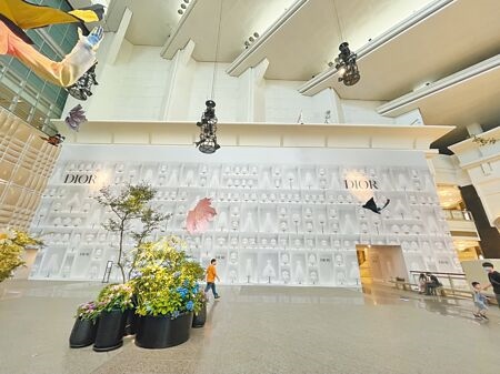 
台北101四樓國際精品櫃，包括Dior等大品牌，下半年將改裝推出旗艦店型。（吳奕萱攝）
