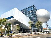 座椅破爛、場館悶熱　北藝開幕秀落漆