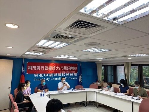 北市議員陳重文表示,本案為市府行政疏失造成民眾困擾,要求市府應積極處理。圖/北市議員陳重文提供